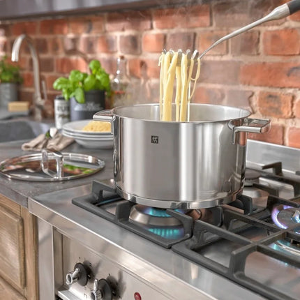 Zwilling Passion sfeerfoto pasta koken